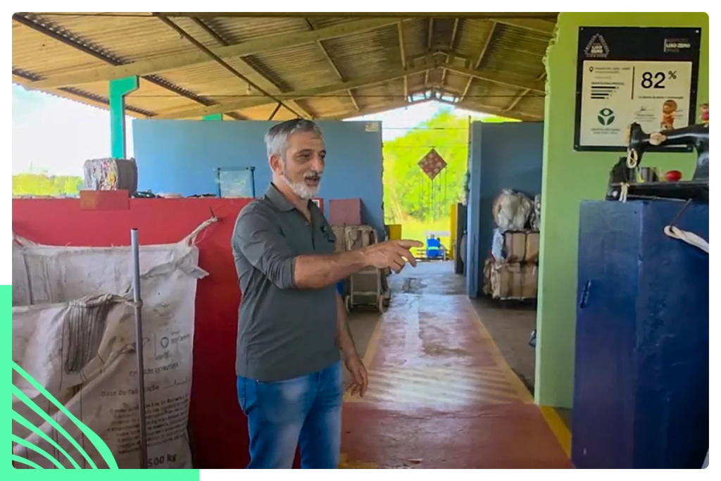 Gestor ambiental explica processo de reaproveitamento de resíduos.